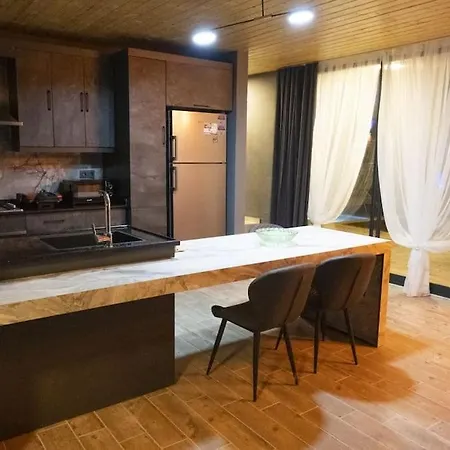 Doğa ıçerisinde Lüks Madeline Villa