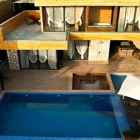 Villa Doğa ıçerisinde Lüks Madeline Kaş